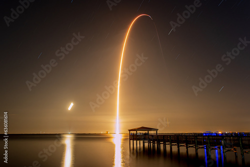 Fototapeta Naklejka Na Ścianę i Meble -  Space Falcon9 Starlink Night Launch