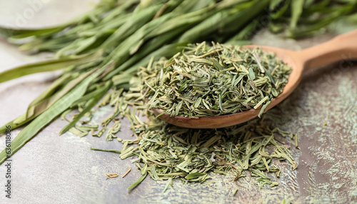 Bild auf Leinwand Dry and fresh tarragon on table, closeup