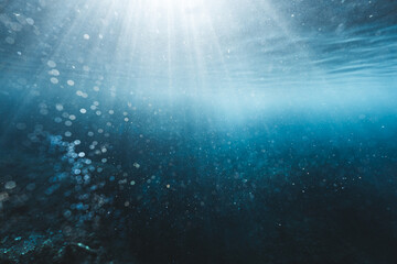 blue blurry underwater bokeh