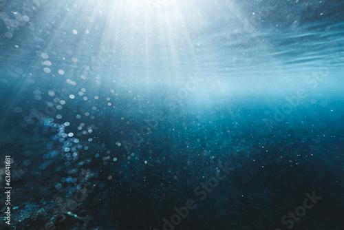 blue blurry underwater bokeh photo