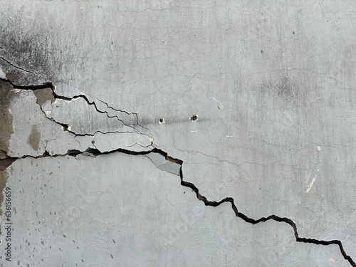 Cracked wall and worn out structure 