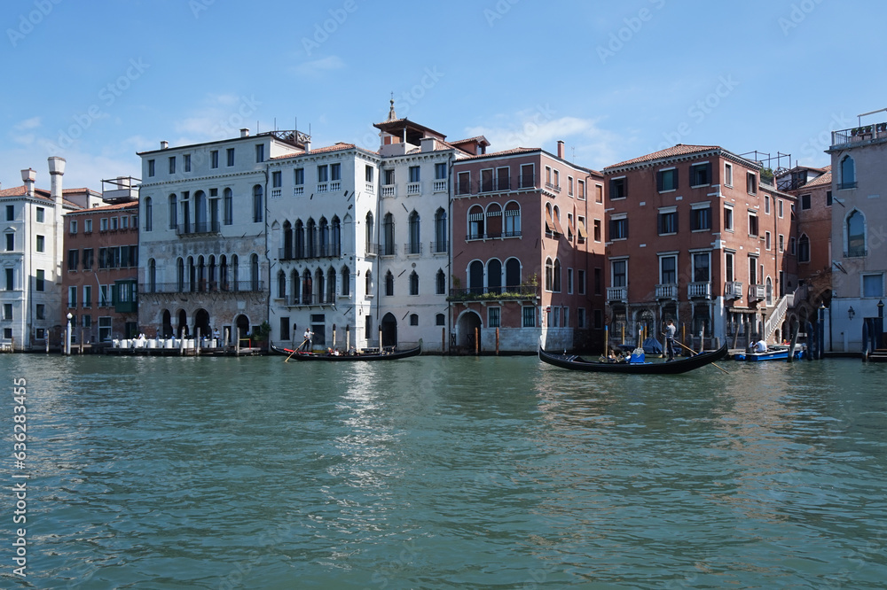 venice building at the canal 