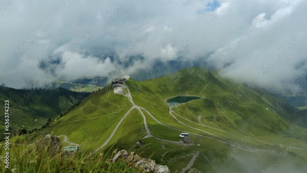 Kleinwalsertal, Österreich: Nebelschwaden in den Alpen