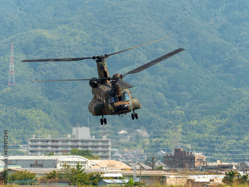 陸上自衛隊の輸送ヘリコプターCH-47JAチヌーク photo