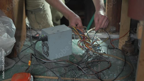 Wiring a 12v computer CPU powering 12v bilge pump in a boat photo