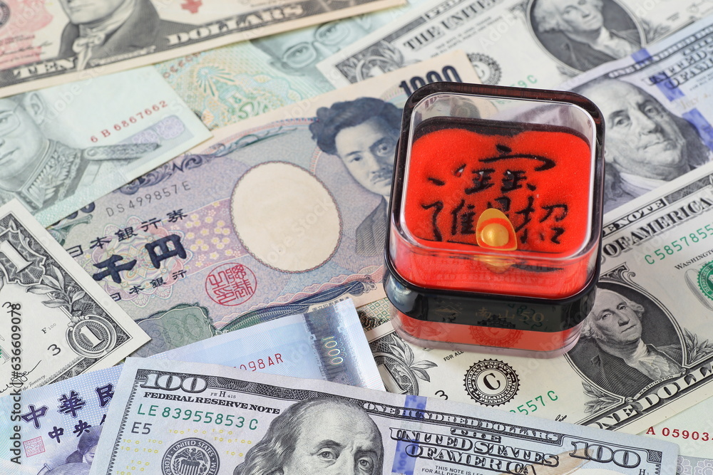 Chinese Blessing Phrases bring In Wealth And Treasure In An Hourglass 