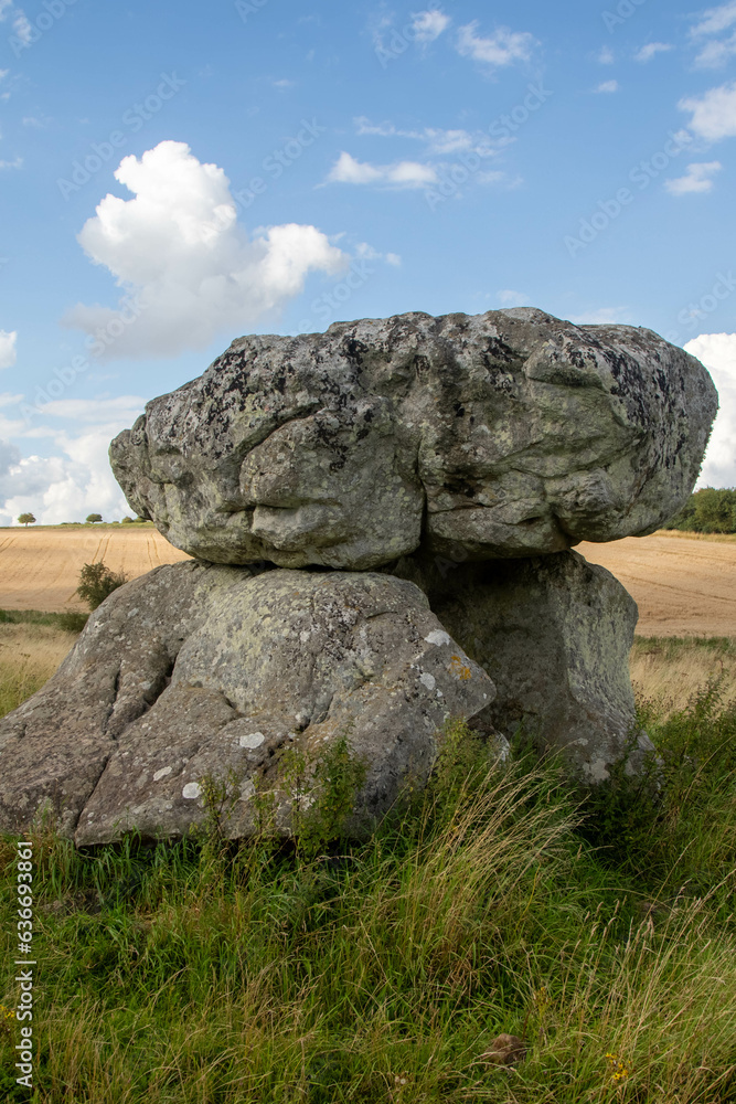 The Devil's Den Neolithic Monument
