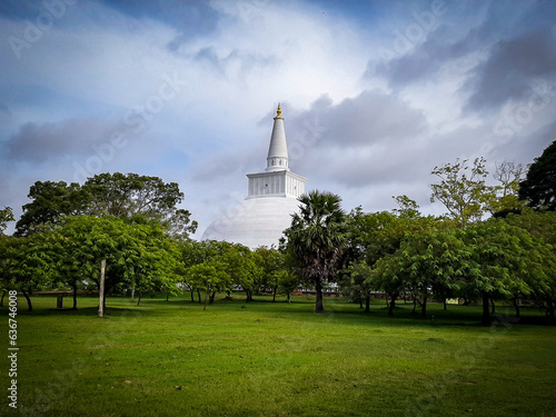 Bild auf Leinwand Majestic Ruwanweliseya: Ancient Splendor of Anuradhapura, Echoes of History in Anuradhapura, Sri Lanka, Anuradhapura's Crown Jewel Ruwanweli Maha Seya