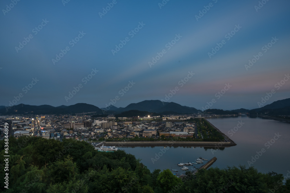 日本の岡山県笠岡市の美しい夜景