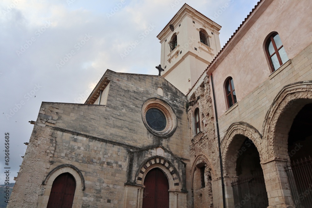 Tropea - Scorcio del Duomo di Maria Santissima di Romania