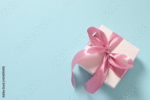 Fototapeta Naklejka Na Ścianę i Meble -  pink gift box