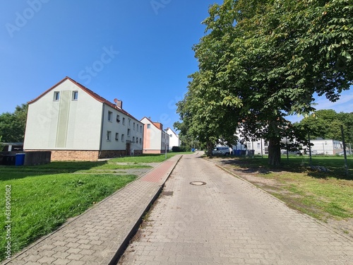 Fototapeta Naklejka Na Ścianę i Meble -  Spaziergang durch eine Wohngegend in Niepars