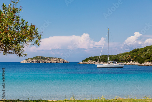 Kefalonia Ionische Inseln Traumstrand blaues Meer photo