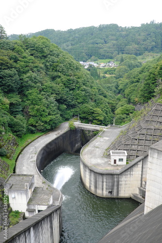 Wallpaper Mural 大門ダム水路 Torontodigital.ca