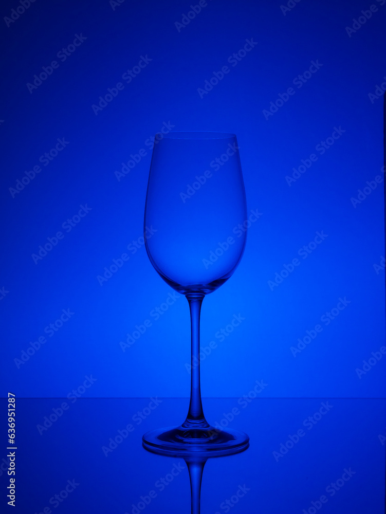 Fototapeta premium blue-reflected glass