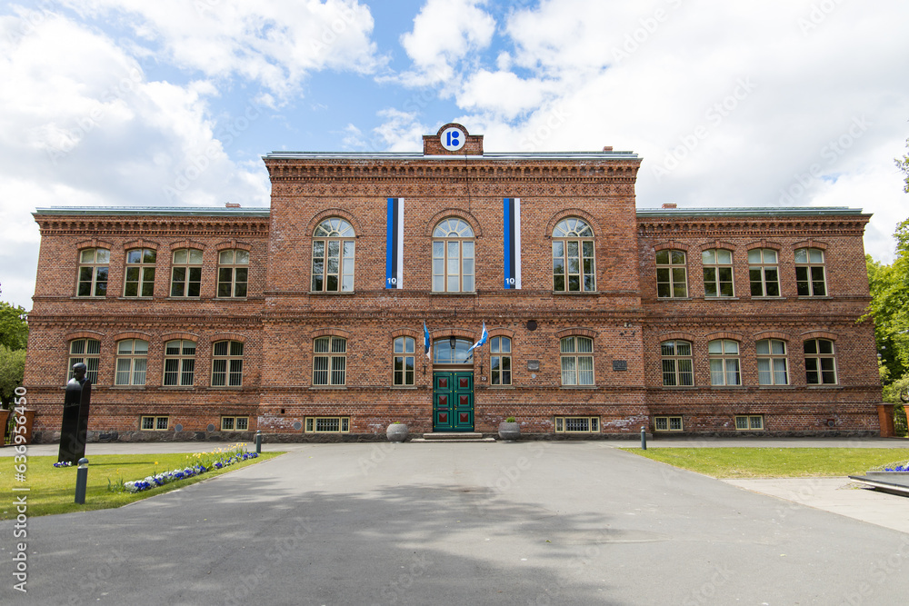 Pärnu Kuninga basic school building in Estonia