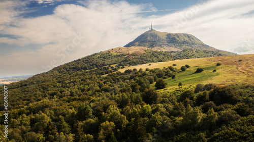 Obraz na płótnie Le Puy de Dôme w salonie