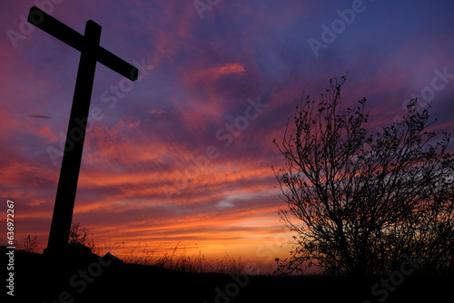 Croce al tramonto