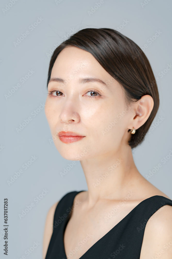カメラ目線の女性 カメラ目線の女性