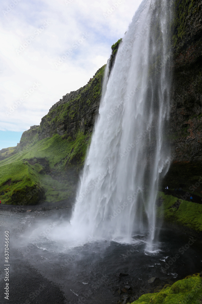 Une chute d'eau en Islande Une chute d'eau en Islande