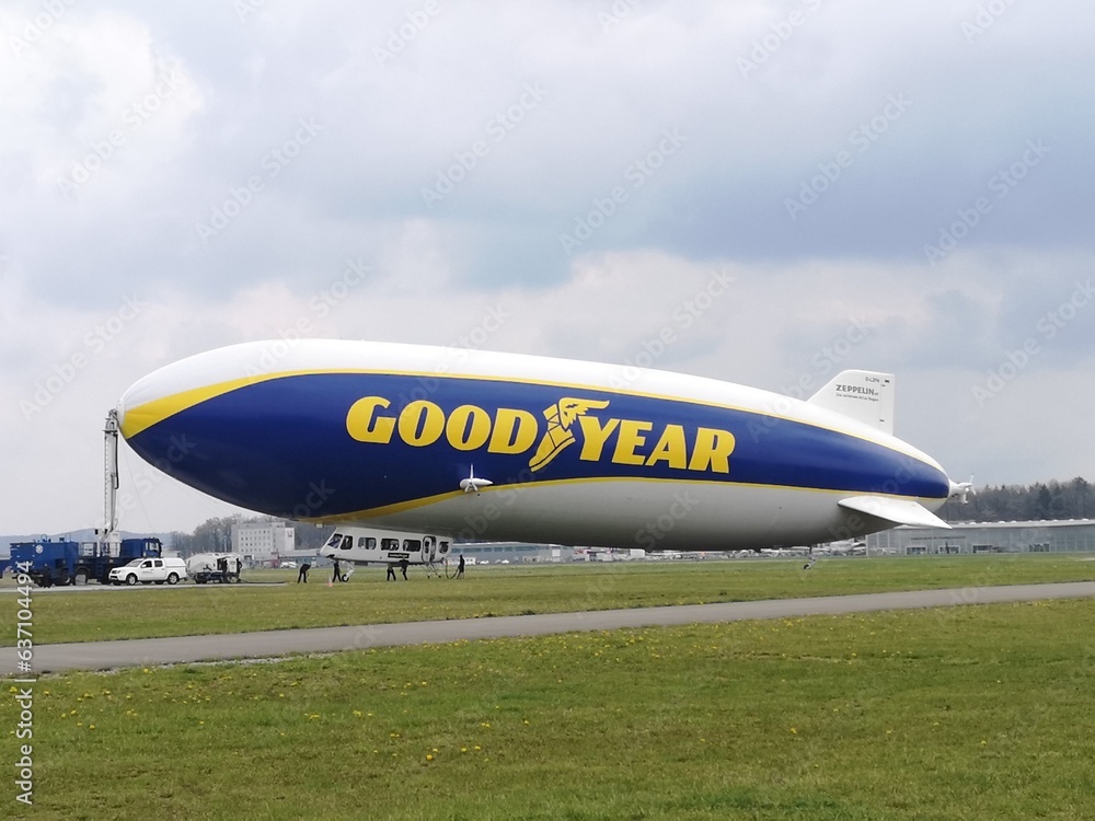 Fototapeta premium Goodyear Zeppelin Friedrichshafen Baden-Württemberg