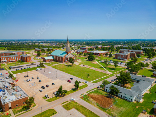 Obraz na płótnie Aerial view of the Raley Chapel of Oklahoma Baptist University w salonie