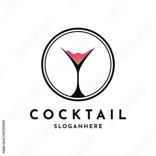 Vintage retro cocktail bar logo design with circle