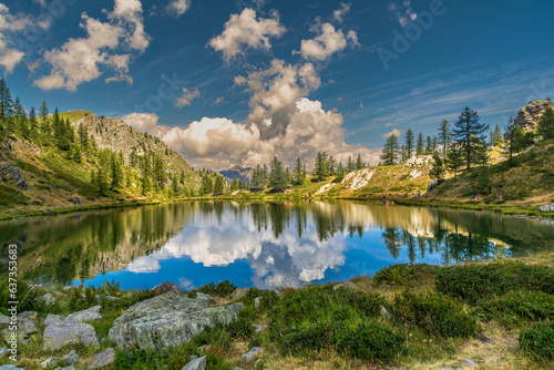 Obraz na plátně Il lago nero di Rocca la Meja, in alta Valle Maira, nel sud del Piemonte