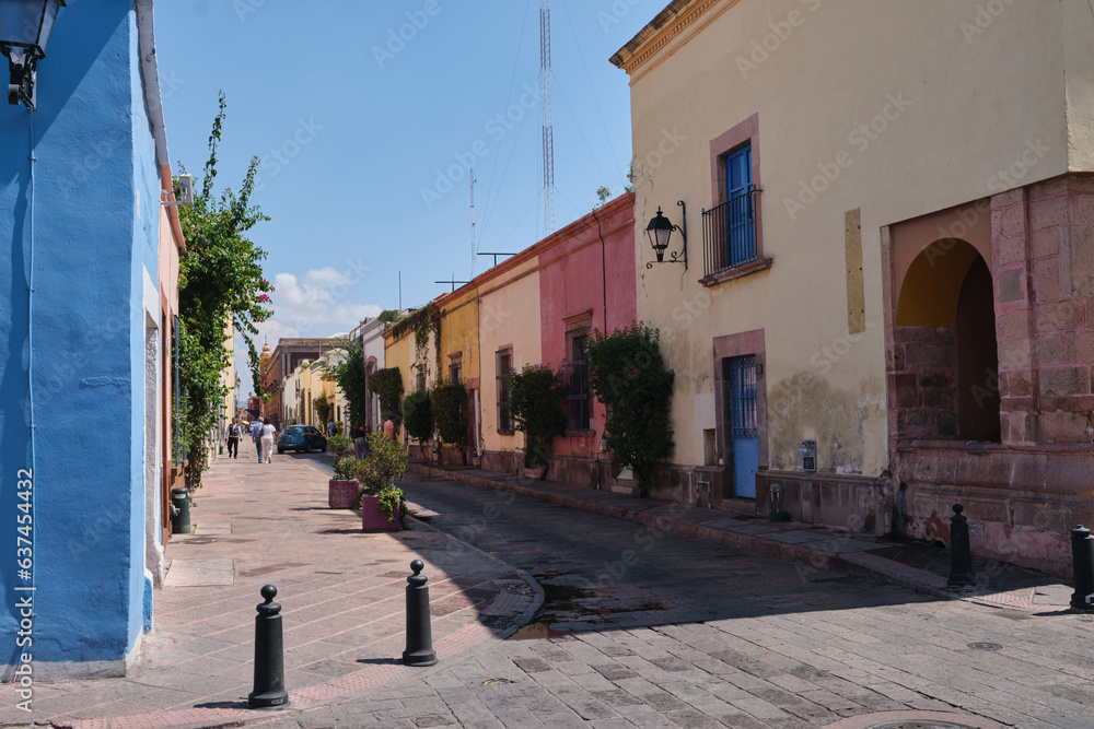 Vista de las calles del centro historico de la ciudad de queretaro. 