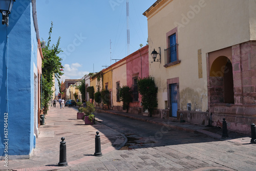 Vista de las calles del centro historico de la ciudad de queretaro. 