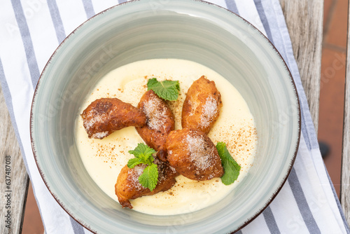 nonnenfürzle in der vanille sauce 