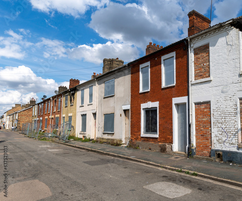 Foto Derelict terraced houses in the North of England awaiting demolition