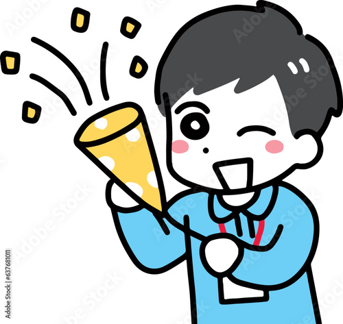 笑顔でクラッカーを鳴らす介護スタッフの若い男性(上半身・ポロシャツ)