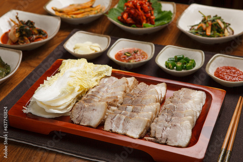 korean style dinner table