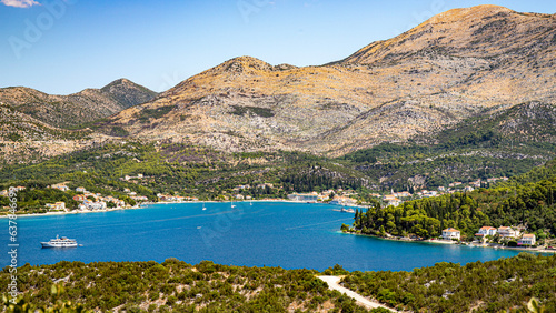 Fototapeta Naklejka Na Ścianę i Meble -  Coastline beach and little town in croatia around Dubrovnik