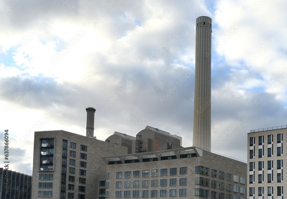 power plant in Frankfurt, high smokestacks in power stations and environmental harm caused by pollutant emissions, Community Concerns and Rising Utility Costs