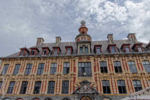 Prestigieuse façade de la Vieille Bourse à Lille - Nord - France photo