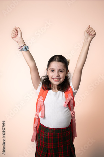 Niña entusiasmada