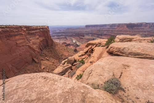 hiking the dead horse trail in dead horse point state park in utah, usa © Christian B.