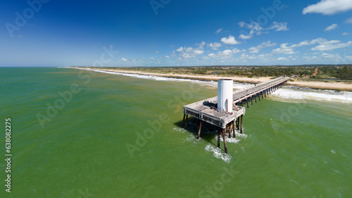 Imagem Aérea do Emissário de Arembepe no município de Camaçari, Bahia, Brasil.
