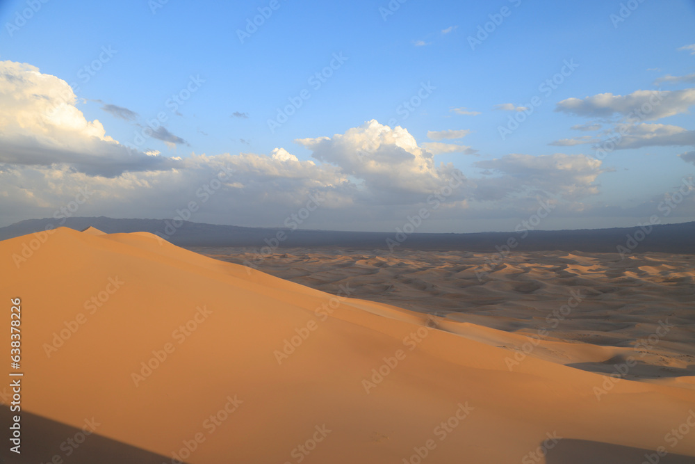 Khongoryn Els dunes at sunset, Gobi desert