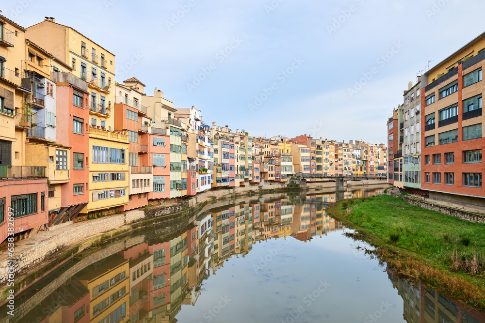 Φωτογραφία View of old town Girona, Catalonia, Spain, Europe. Summer travel.