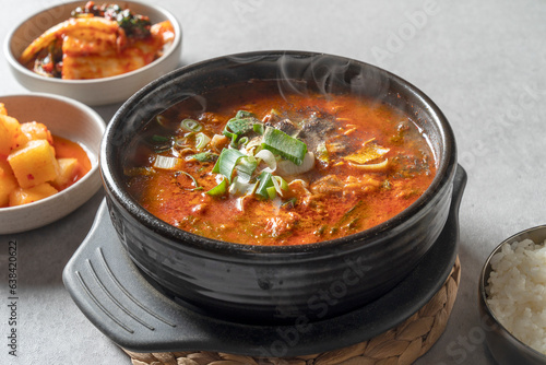 Pork rib hangover soup, marketplace rice soup, boneless bone hangover soup, gamjatang, ripe kimchi gamjatang, spicy bone stew, and soy sauce bone stew