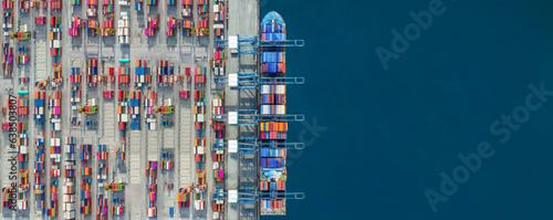 Fotografia, Obraz Industrial import-export port prepare to load containers