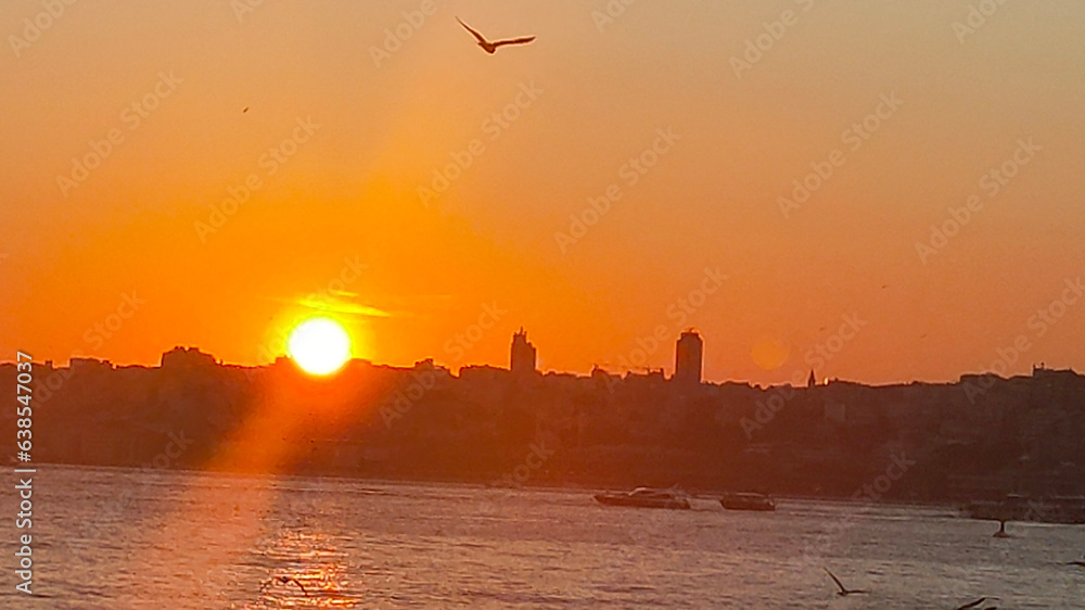 Fototapeta premium sunrise over the city