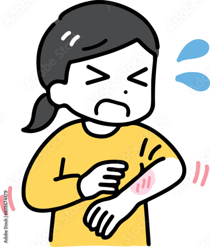 腕を掻いている私服女性