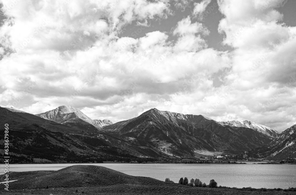 Twin Lakes Mountain Range