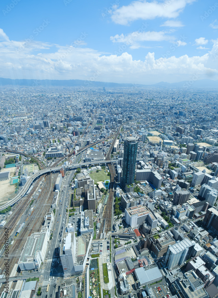 Fototapeta premium 大阪のあべのハルカス屋上から見た大阪の街並み