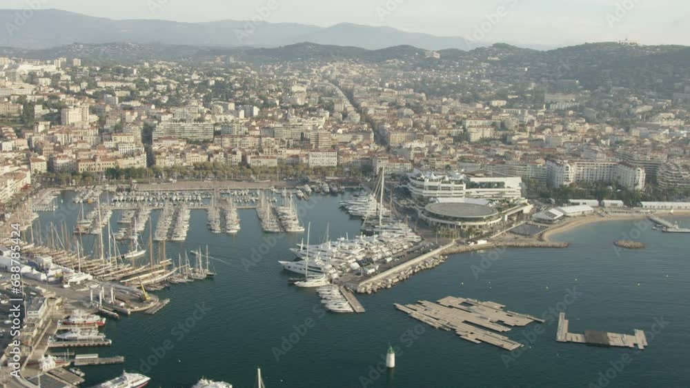 vue aérienne du port de Cannes vue aérienne du port de Cannes