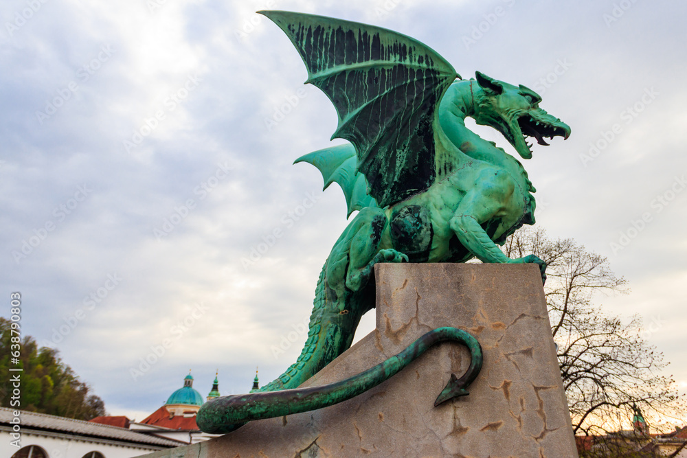 Obraz na płótnie Sculpture of dragon on Dragon bridge in Ljubljana, Slovenia w salonie